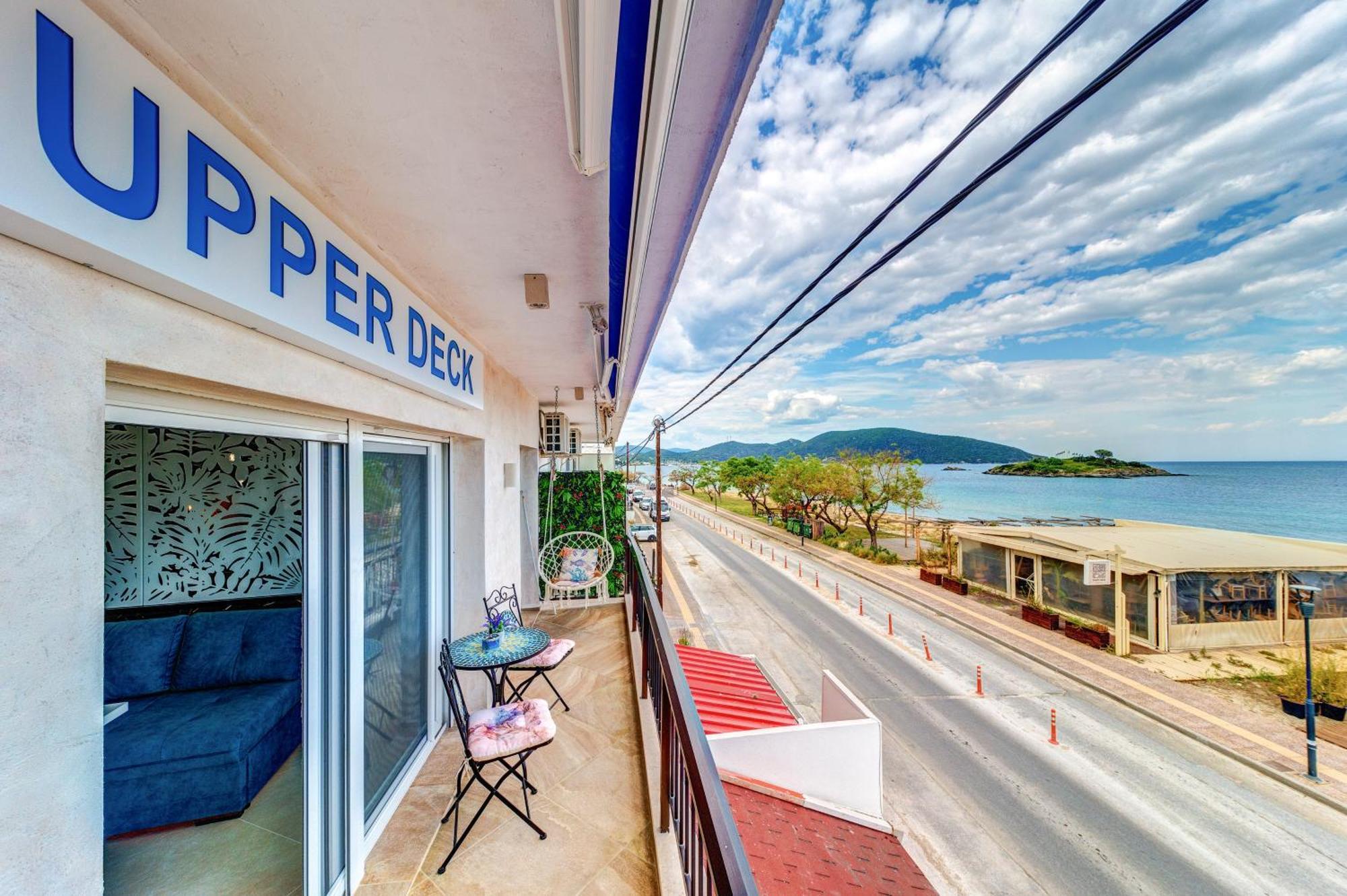 شقة Upper Deck Apt. Néa Péramos المظهر الخارجي الصورة